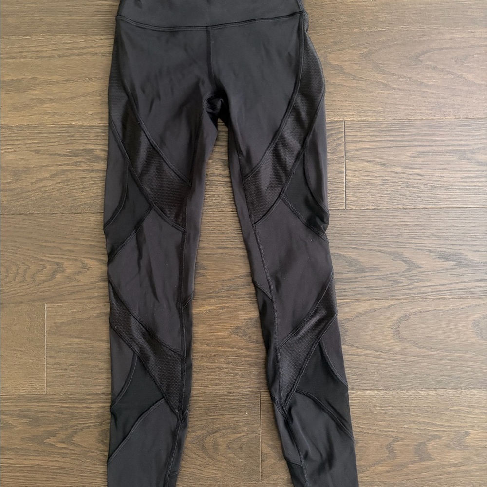 Lulu Lemon Black Mesh Panel Athletic Leggings